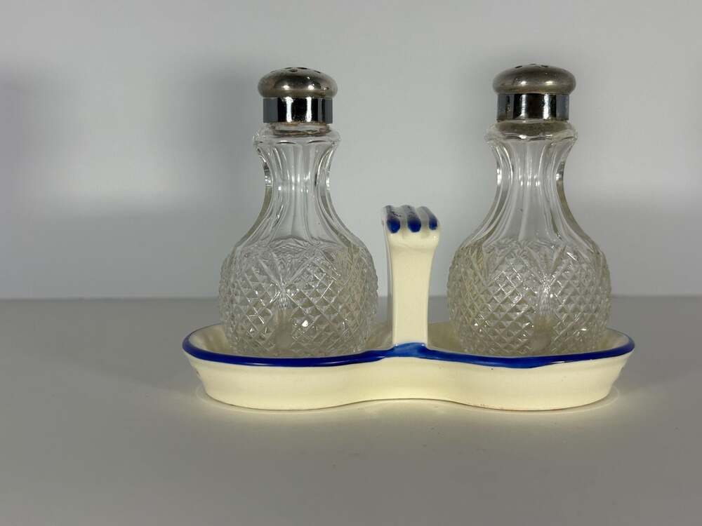 Vintage 1939 New York World's Fair Ceramic and Cut Glass Salt Pepper Shaker Set